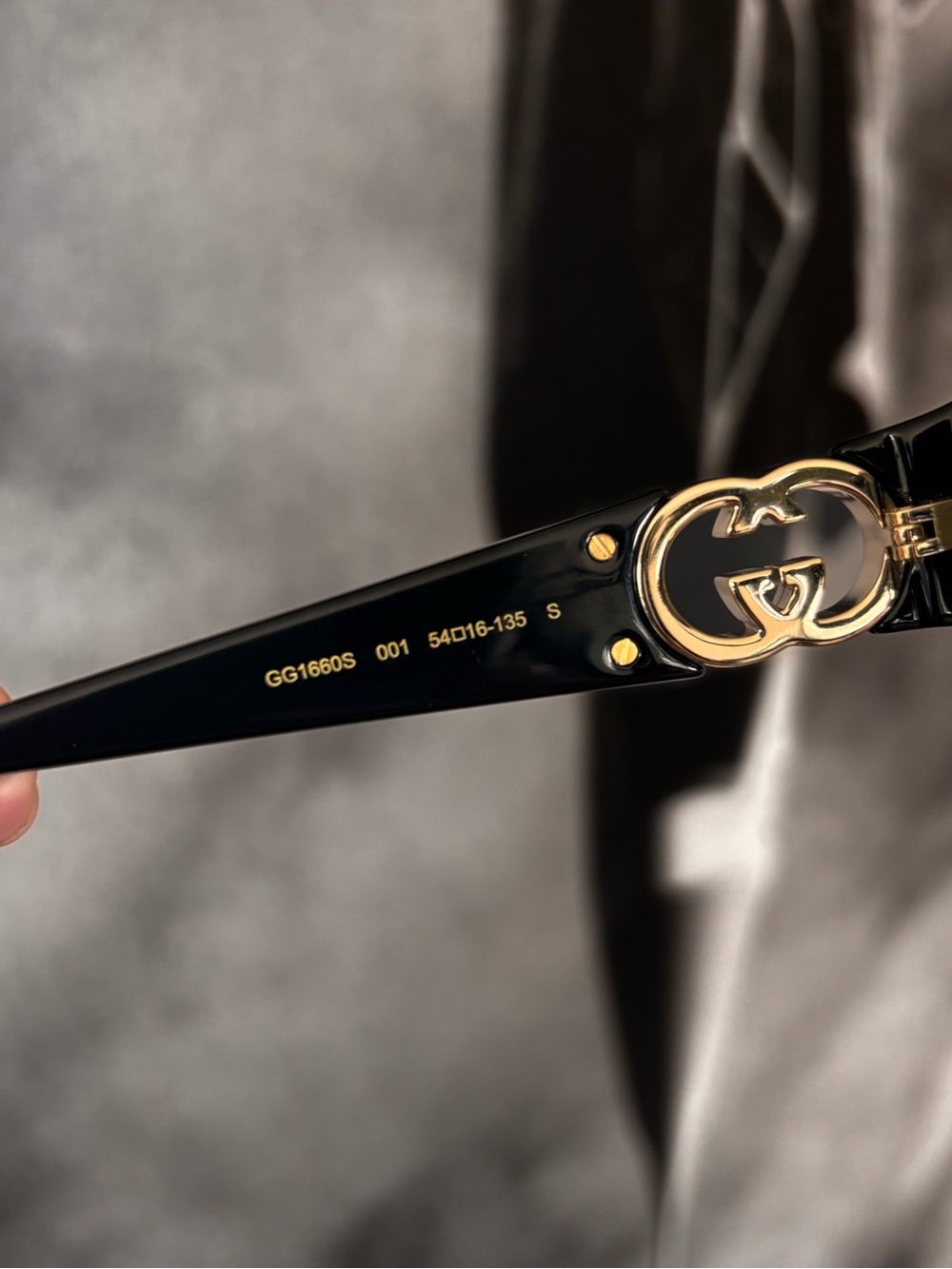 Gucci Oval Sunglasses GG1660S (as seen on Hailey Bieber) - Picture 5 of 7